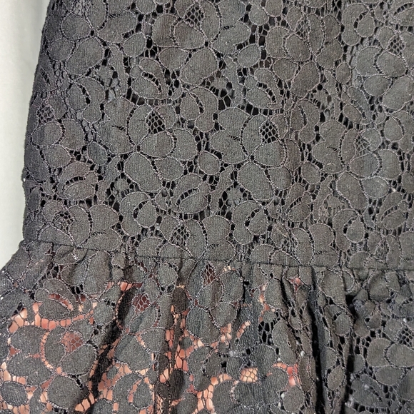 Talula Lace Dress, Aritzia size 6 - Picture 3 of 3